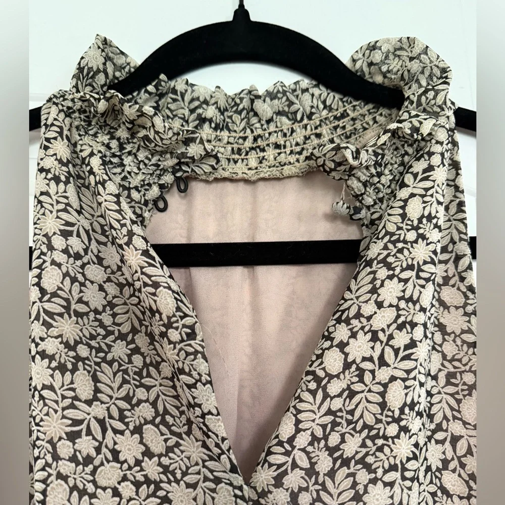 Olivia Grey Floral Sleeveless Dress - Picture 4 of 7